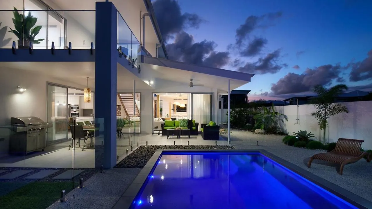 Villa 10 Belle Mare Avenue Yaroomba Australia